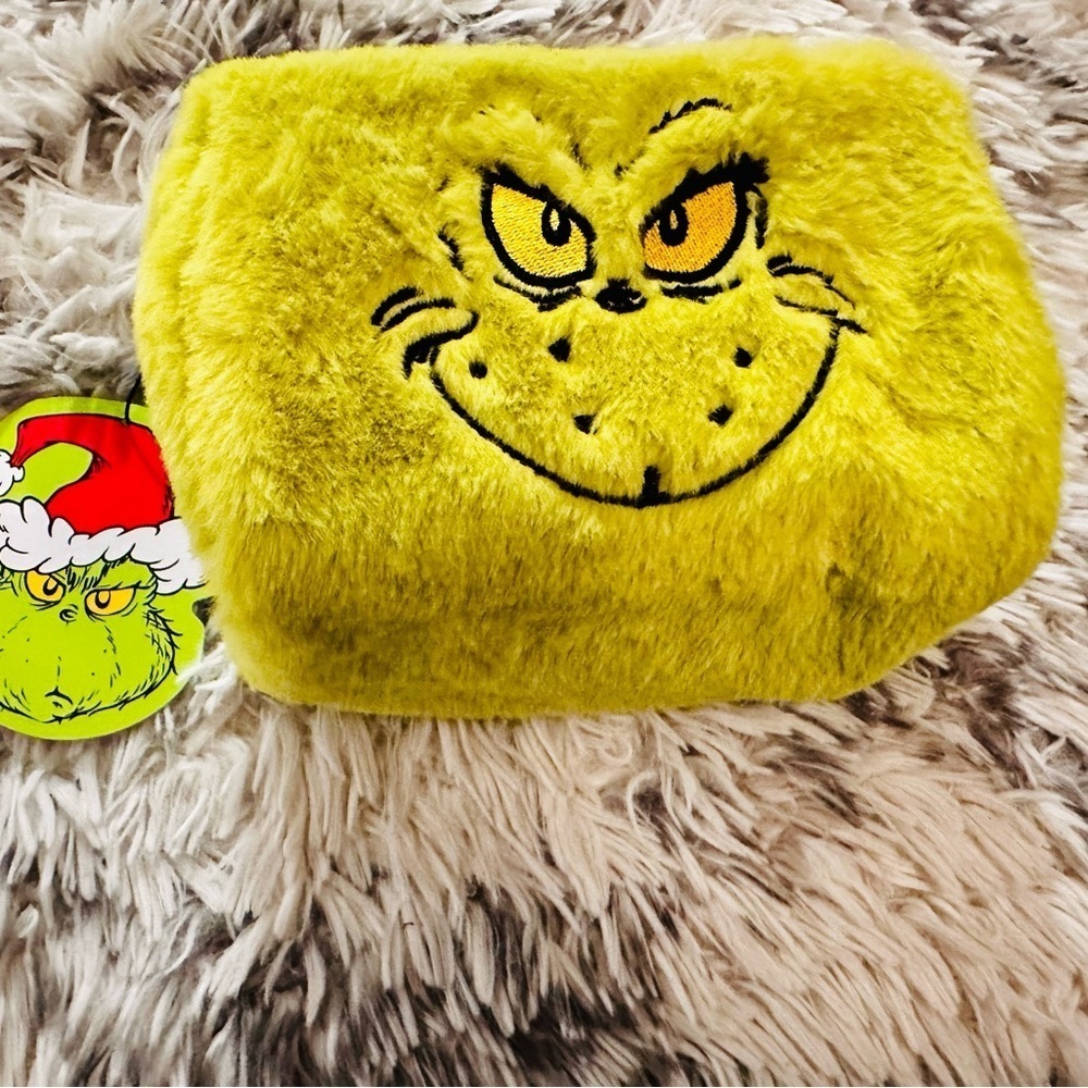 Primark - The Grinch fuzzy cosmetic bag